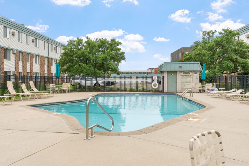 22-web-or-mls-1385 Jessamine Ave W-22