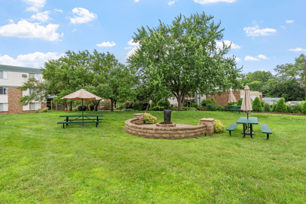 25-web-or-mls-1385 Jessamine Ave W-25