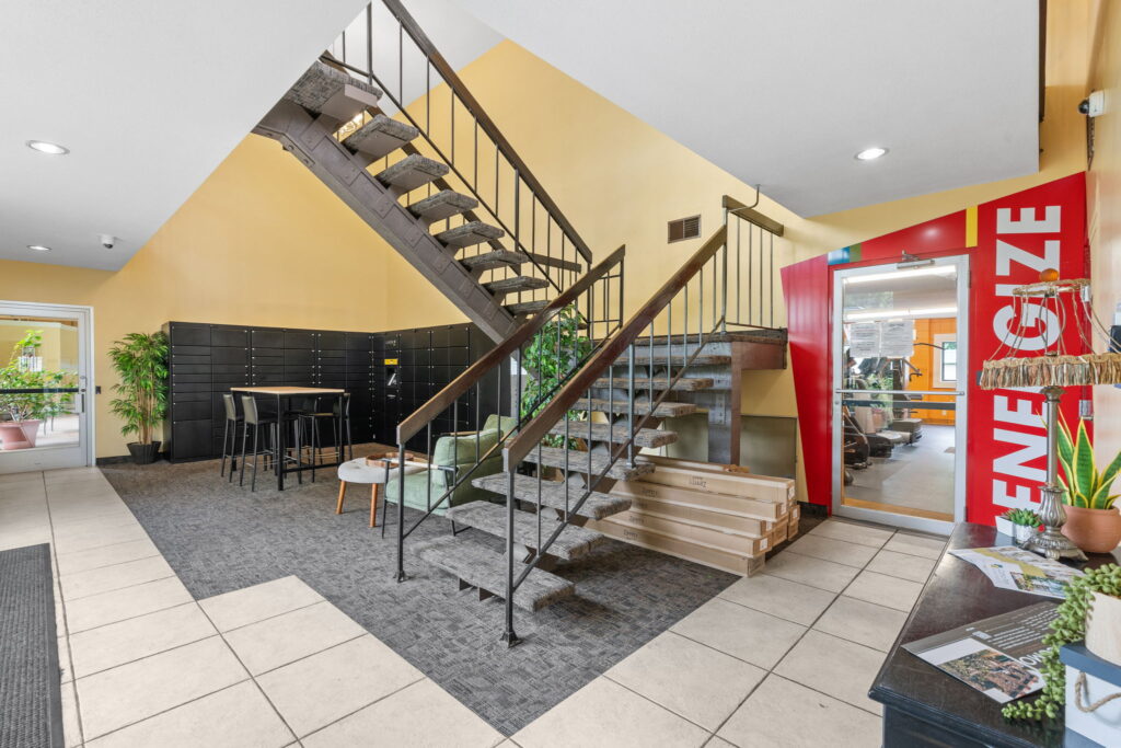 33-web-or-mls-1385 Jessamine Ave W-33