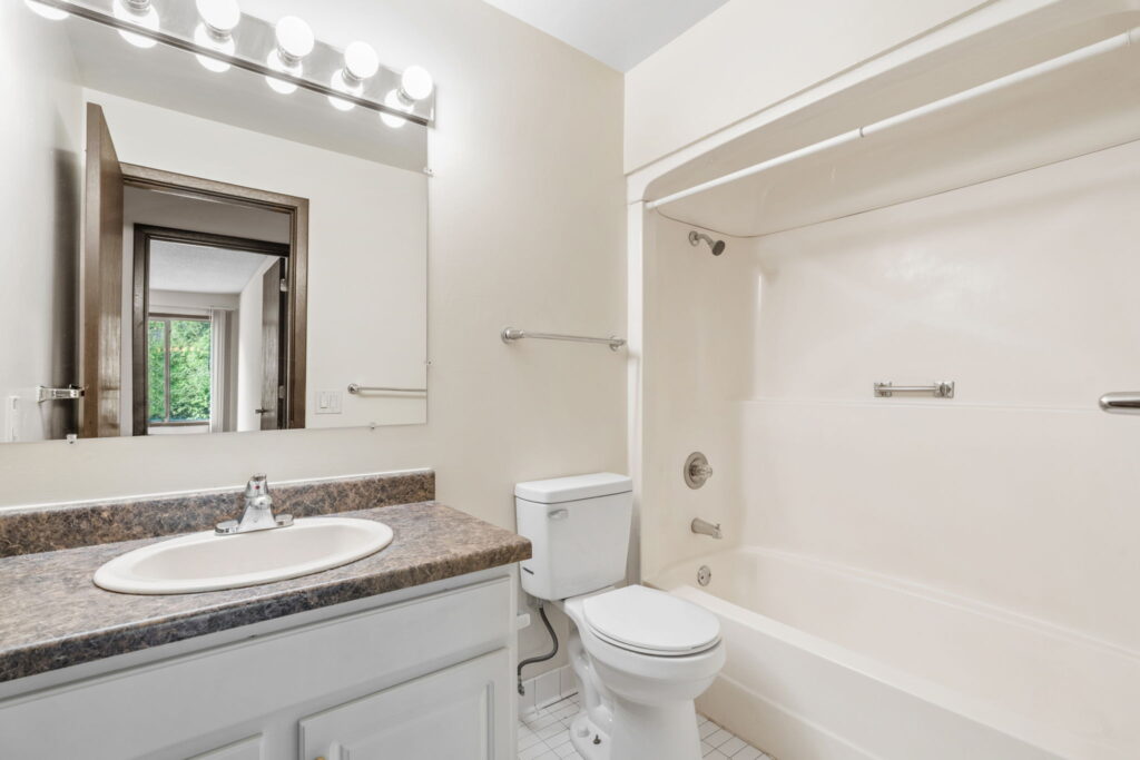 15-web-or-mls-1385 Jessamine Ave-16