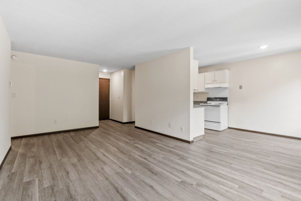 3-web-or-mls-1385 Jessamine Ave-4
