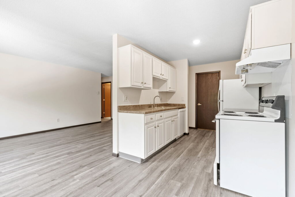 6-web-or-mls-1385 Jessamine Ave-7